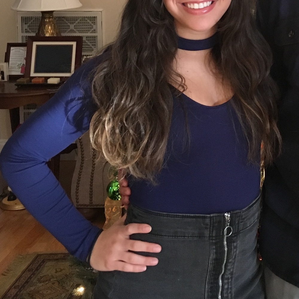 Cut out neck choker long sleeve